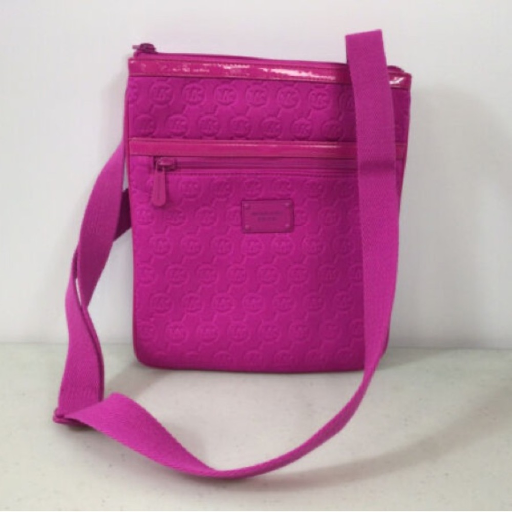Michael Kors Crossbody Messenger Tech Bag